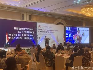 Menlu Retno Buka Konferensi Internasional Literasi Keagamaan Lintas Budaya Menlu Retno Buka Konferensi Internasional Literasi Keagamaan Lintas Budaya