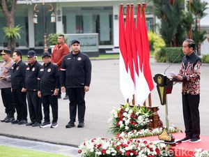 Momen Jokowi Lepas Kontingen RI ke Olimpiade Paris 2024 Momen Jokowi Lepas Kontingen RI ke Olimpiade Paris 2024