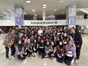 Puan: Parlemen Remaja Ajang Pembelajaran Politik ke Generasi Muda Puan: Parlemen Remaja Ajang Pembelajaran Politik ke Generasi Muda