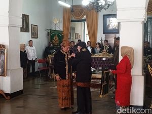Gelar Raden dan Silsilah Keraton Sumedang Larang Yudia Ramli Gelar Raden dan Silsilah Keraton Sumedang Larang Yudia Ramli