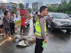 Pensiunan PNS di Jambi Tewas Terlindas Truk Usai Gagal Salip Mobil