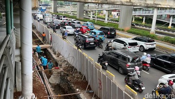 4 Fakta Proyek Galian di Kuningan Jaksel Bikin Macet di Mana-mana