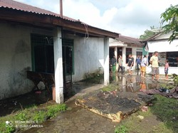 Bakar Sampah dalam Kamar, Rumah Ishar Hangus Terbakar