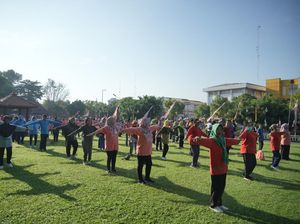 Hari Lanjut Usia Nasional, Ratusan Lansia Klaten Senam Bareng Hari Lanjut Usia Nasional, Ratusan Lansia Klaten Senam Bareng