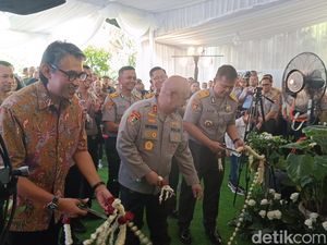 Sespimti Lemdiklat Polri Luncurkan Buku-Gelar Pameran tentang Jenderal Hoegeng Sespimti Lemdiklat Polri Luncurkan Buku-Gelar Pameran tentang Jenderal Hoegeng
