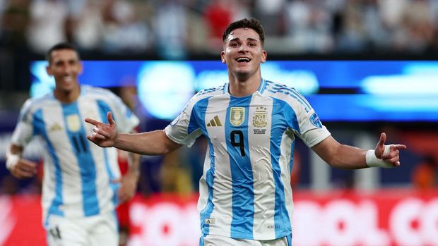 SOCCER-COPA-ARG-CAN/REPORT Soccer Football - Copa America 2024 - Semi Final - Argentina v Canada - MetLife Stadium, East Rutherford, New Jersey, United States - July 9, 2024 Argentina's Julian Alvarez celebrates scoring their first goal REUTERS/Agustin Marcarian