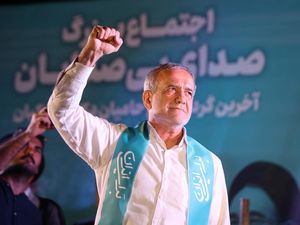 Kemenangan Masoud Pezeshkian dan Tantangan Baru Iran