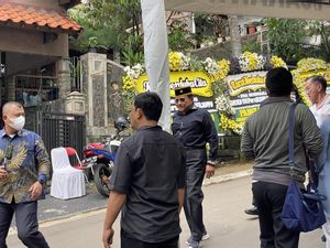Hendropriyono Takziah ke Rumah Duka Ayahanda Kadivhubinter Polri Hendropriyono Takziah ke Rumah Duka Ayahanda Kadivhubinter Polri