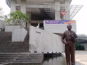 Seni Lawan Tirani, Seniman hingga Musisi Kumpul di TIM Seni Lawan Tirani, Seniman hingga Musisi Kumpul di TIM