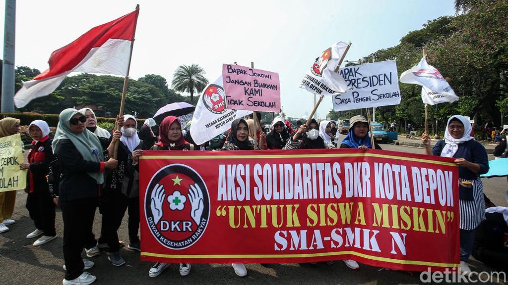 13 Siswa Miskin Tak Dapat Sekolah di Depok Gegara Zonasi 13 Siswa Miskin Tak Dapat Sekolah di Depok Gegara Zonasi