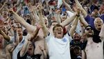 Aksi Buka Baju Supporter Inggris Saat Timnas Masuk Final Euro 2024