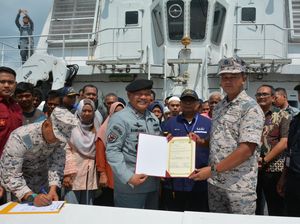 Bakamla Jemput 16 Warga Indonesia yang Ditangkap Malaysia Bakamla Jemput 16 Warga Indonesia yang Ditangkap Malaysia