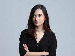 Kehebohan Bugi JL, Model Wanita di Foto Produk Kemasan Sehari-hari