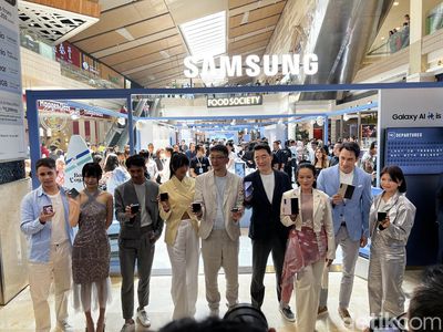 Aksi Anya Geraldine Sampai Reza Rahadian di Samsung Galaxy Experience Space