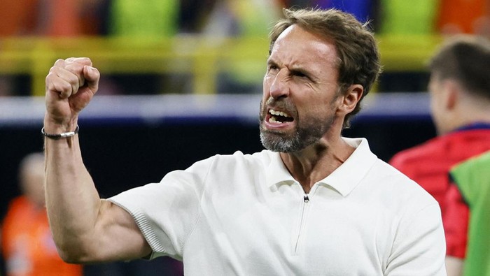 Soccer Football - Euro 2024 - Semi Final - Netherlands v England - Dortmund BVB Stadion, Dortmund, Germany - July 10, 2024  England manager Gareth Southgate celebrates after the match REUTERS/Wolfgang Rattay