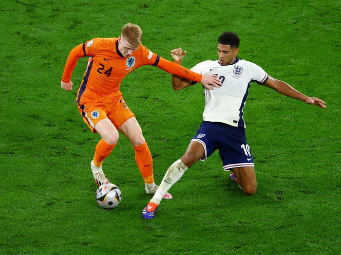 Inggris mengalahkan Belanda 2-1 di semifinal Piala Eropa 2024. Di final nanti, Inggris akan bertemu dengan Spanyol

1. Belanda vs Inggris berlangsung di Signal Iduna Park, Kamis (11/7/2024) dini hari WIB. Reuters/Thilo Schmuelgen.