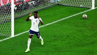 Bukayo Saka sempat mencetak gol di menit ke-79. Gol itu kemudian dianulir karena Kyle Walker dalam posisi offside sebelum melepaskan umpan tarik ke Saka. Reuters/Thilo Schmuelgen.
