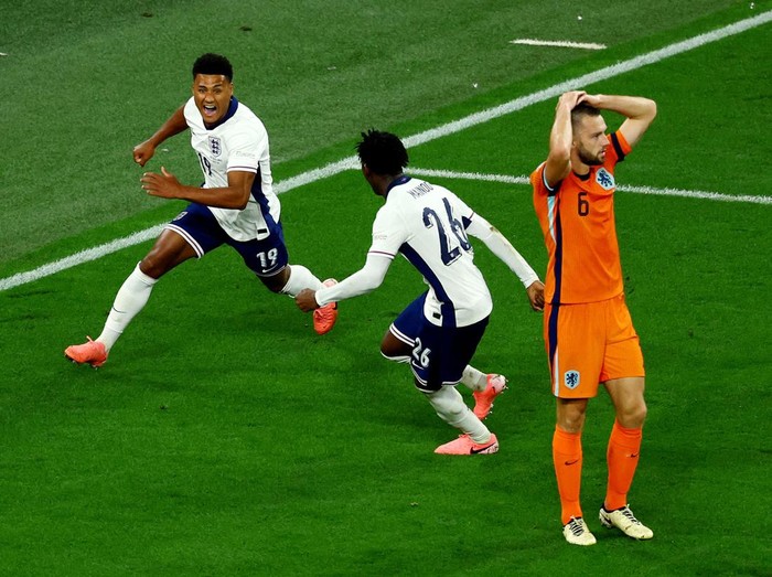 Inggris mengalahkan Belanda 2-1 di semifinal Piala Eropa 2024. Di final nanti, Inggris akan bertemu dengan Spanyol

1. Belanda vs Inggris berlangsung di Signal Iduna Park, Kamis (11/7/2024) dini hari WIB. Reuters/Thilo Schmuelgen.
