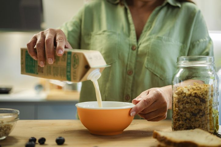 4 Perbedaan Susu UHT, Pasteurisasi dan Steril, Wajib Tahu!