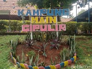 Kampung Main Cipulir, Tempat Liburan Terpencil yang Ramai Dikunjungi Kampung Main Cipulir, Tempat Liburan Terpencil yang Ramai Dikunjungi