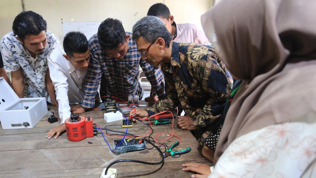 Melihat Pelatihan Peningkatan Kompetensi di BLK Aceh Barat Melihat Pelatihan Peningkatan Kompetensi di BLK Aceh Barat