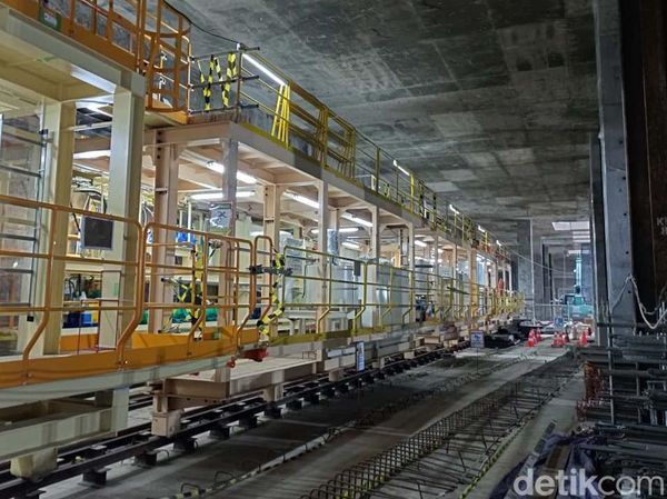 Mengintip Progres Pembangunan Stasiun MRT Glodok-Kota