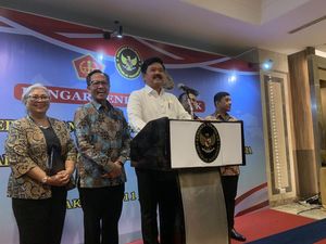 Menko Polhukam Hadi Pastikan RUU TNI-Polri Beda dengan Dwifungsi ABRI Menko Polhukam Hadi Pastikan RUU TNI-Polri Beda dengan Dwifungsi ABRI