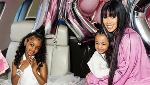 Foto: Putri Cardi B Rayakan Ultah Ke-6, Gelar Pesta Mewah di Private Jet