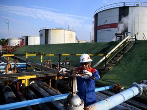 Impor Minyak RI Lebih Besar dari Produksi, Pemerintah Susun 3 Strategi Impor Minyak RI Lebih Besar dari Produksi, Pemerintah Susun 3 Strategi