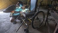 Mengintip Pembuatan Kursi Roda Adaptif di Sukoharjo