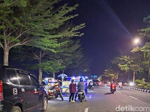 Parkir Liar di Jalan Bypass Mataram, Dishub Bakal Relokasi Puluhan PKL