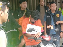45 Adegan Diperagakan dalam Rekonstrusi Bos Distro Bunuh Pegawai Koperasi