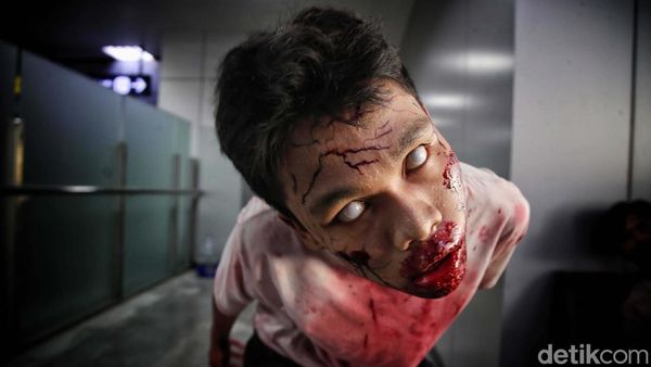 Menantang Adrenalin di Wahana Zombie LRT Jakarta