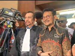 Momen SYL Dipeluk Keluarga Jelang Sidang Vonis Kasus Korupsi Kementan