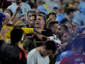 Viral Darwin Nunez Adu Jotos dengan Fans Kolombia di Copa America 2024 Viral Darwin Nunez Adu Jotos dengan Fans Kolombia di Copa America 2024