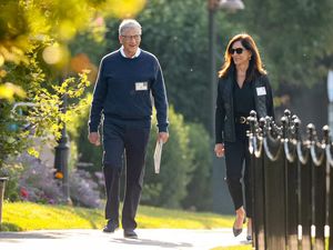 10 Momen Para Jutawan Teknologi Kumpul Bareng