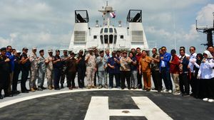 Momen Bakamla RI Jemput 16 Nelayan Indonesia Yang Ditangkap Malaysia