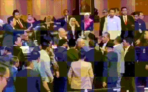 Detik-detik Senator Coba Rebut Mikrofon-Palu Sidang La Nyalla Detik-detik Senator Coba Rebut Mikrofon-Palu Sidang La Nyalla