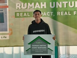 Fadly Alberto Pemain Timnas U-16 Asal Bojonegoro Dapat Hadiah Rumah