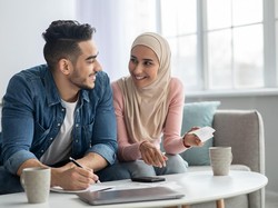 Kewajiban Suami Istri dalam Islam, Dijelaskan Menurut 4 Mazhab