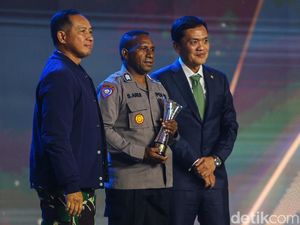 Hoegeng Awards 2024: Bripka Septinus Arui Polisi Tapal Batas & Pedalaman Hoegeng Awards 2024: Bripka Septinus Arui Polisi Tapal Batas & Pedalaman