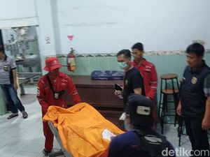 Warga Lihat 2 Orang Pergi dari TKP Ditemukannya Jasad Tanpa Busana Warga Lihat 2 Orang Pergi dari TKP Ditemukannya Jasad Tanpa Busana