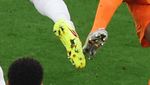 Lihat Lagi Kontroversi Kane Vs Dumfries, Kalau Di-Zoom kayak Begini