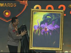 Keluarga Beri Lukisan Karya Jenderal Hoegeng untuk Kapolri