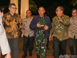Panglima TNI Hadiri Malam Puncak Hoegeng Awards 2024