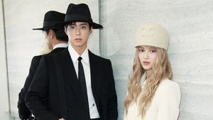 8 Foto Park Bo Gum & Danielle NewJeans Bersanding di Acara CELINE Jepang
