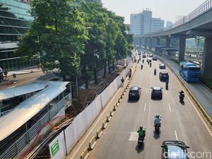 Proyek Galian di Kuningan Jaksel Masih Berlangsung, Lalin Pagi Ini Lancar Proyek Galian di Kuningan Jaksel Masih Berlangsung, Lalin Pagi Ini Lancar