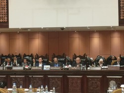 Momen Senator Saling Peluk Seusai Rapat Paripurna DPD Memanas