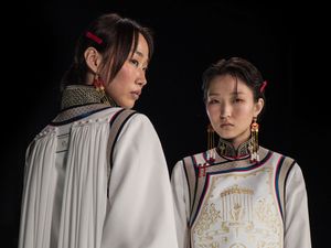 Foto: Seragam Unik Tim Olimpiade Mongolia yang Viral, Tuai Pujian