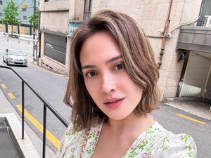 Shandy Aulia Pamer Foto KTP Hasil Dirias MUA, Banjir Pujian Netizen Shandy Aulia Pamer Foto KTP Hasil Dirias MUA, Banjir Pujian Netizen